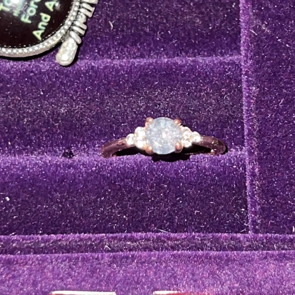 Beautiful Ring size 8
